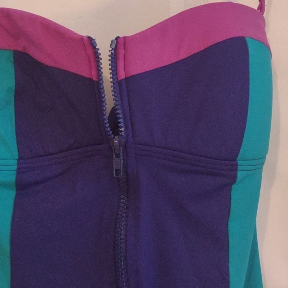 Tommy Bahama women's one piece bathing suit - Picture 2 of 6